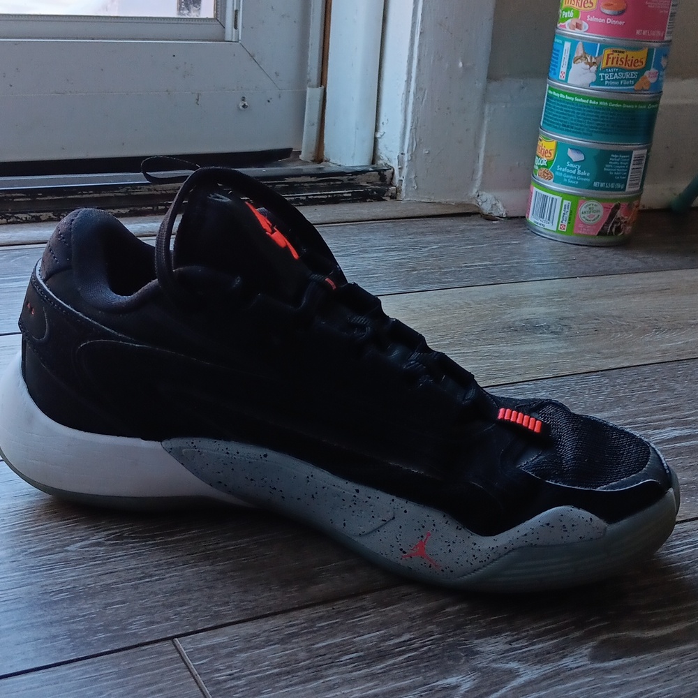 Shoes - Picture 4 of 5